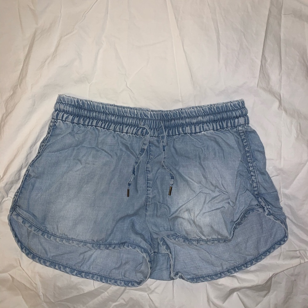 Comfy fabric shorts
